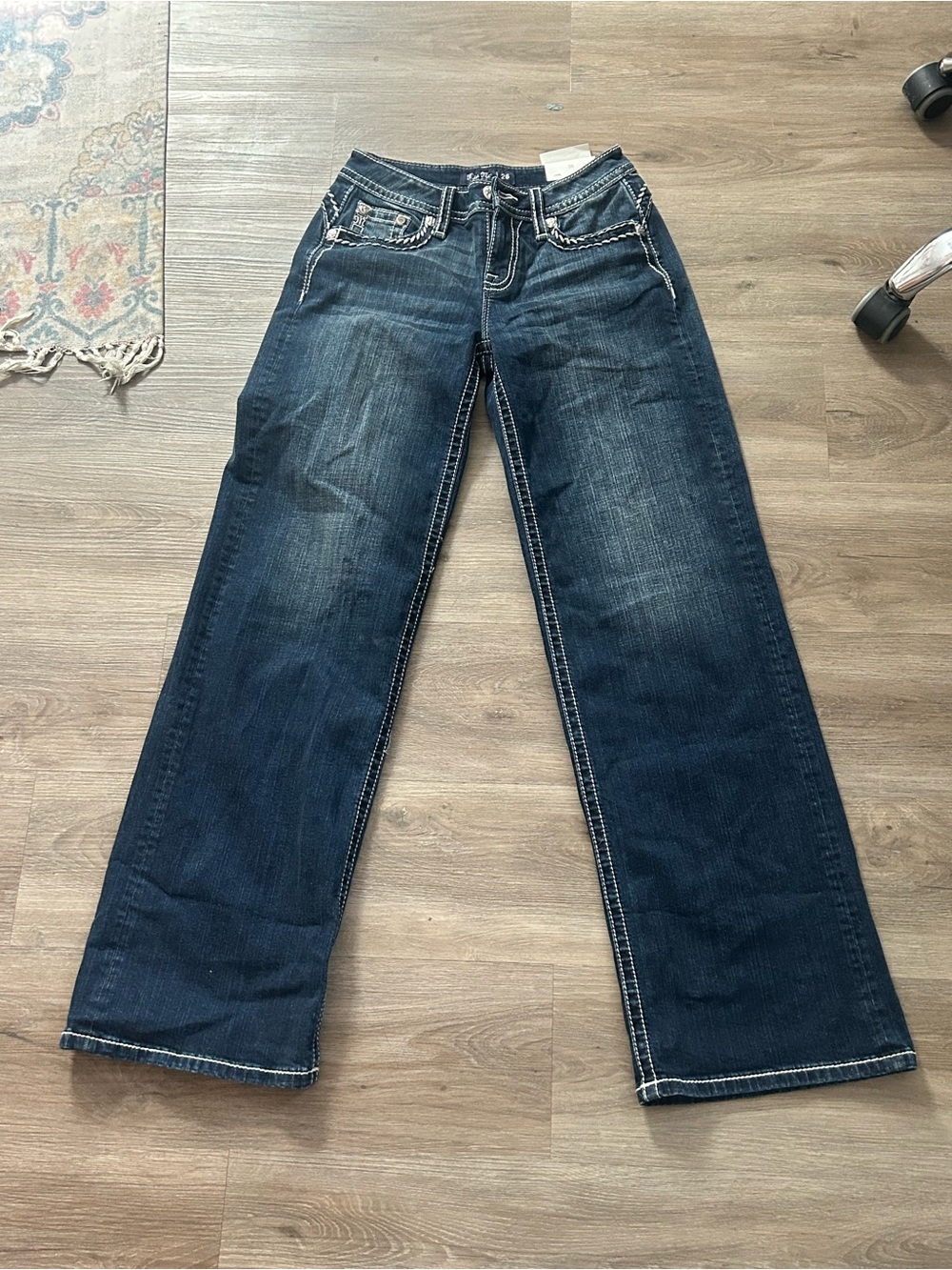 Wide-Leg Women's Jeans in Dark Blue - Classic Flare Style